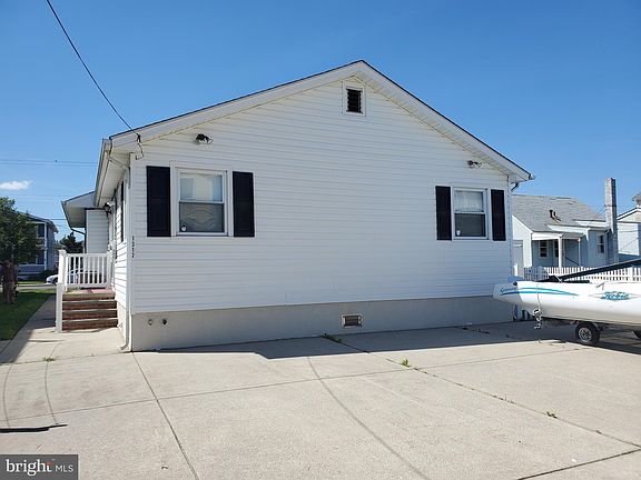 2nd image of 1317 Simpson Ave