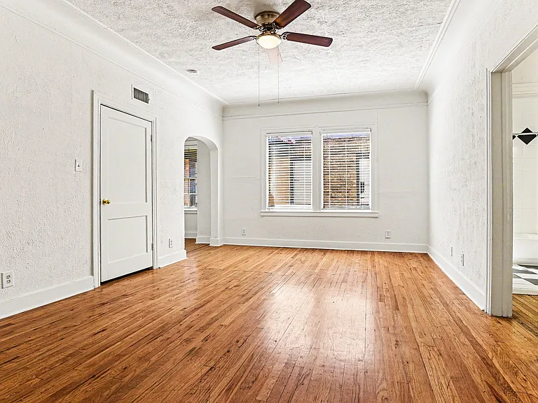 4515 Swiss Ave — Photo 30