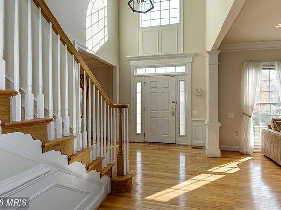 2nd image of 101 Windy Knoll Dr