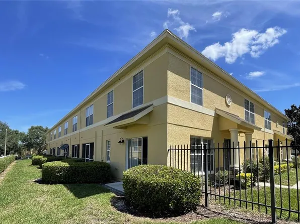 240 Hardcastle Pl, Valrico, FL 33594
