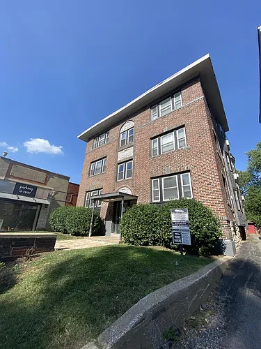 3713 Summit St Photo 1