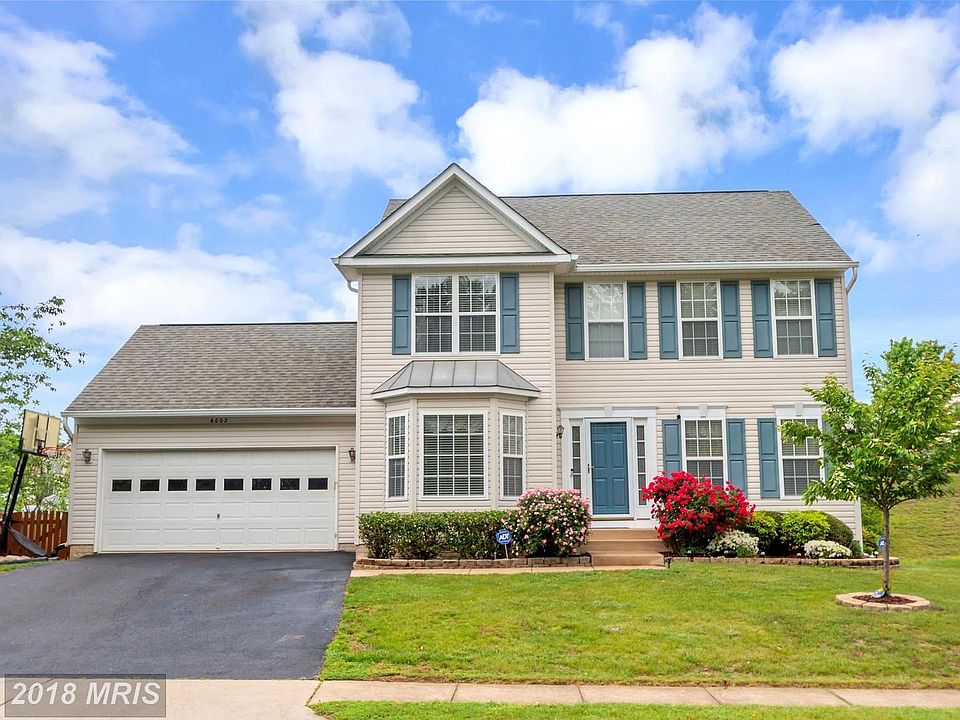 Large Lot, Great Curb Appeal, 2 Car Garage