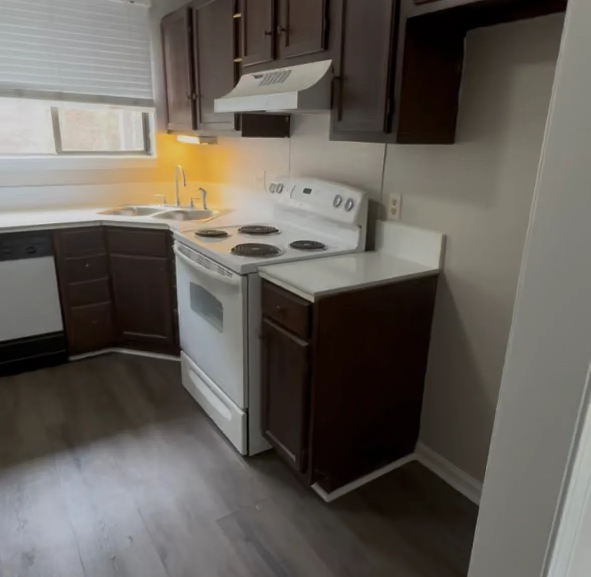 2 bed, 966 sqft, $1,700 — Photo 1
