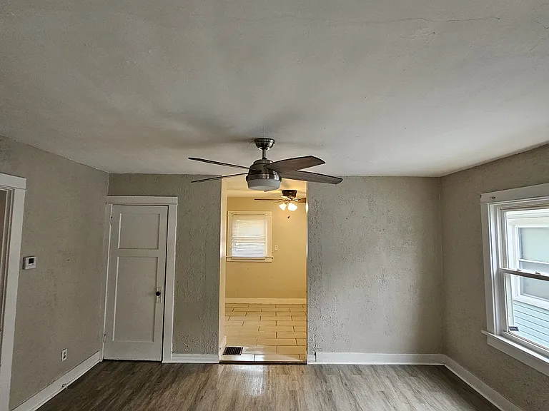 320 Huron Ave — Photo 6