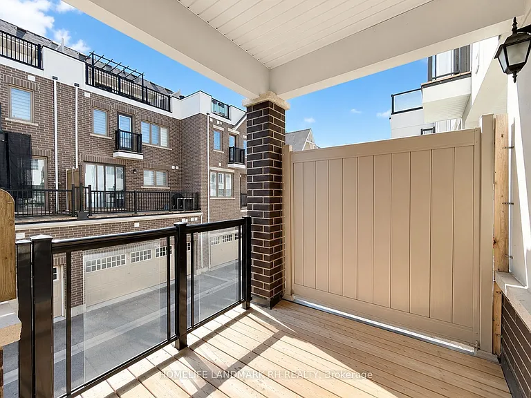 19 Edward Lennox St — Photo 12