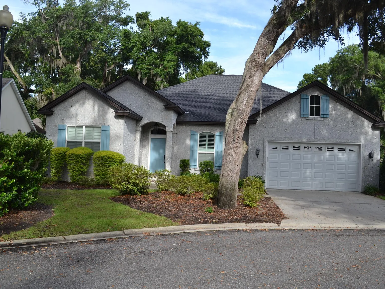 3 bed, 2.5 bath, 2230 sqft, $3,900 — Photo 1