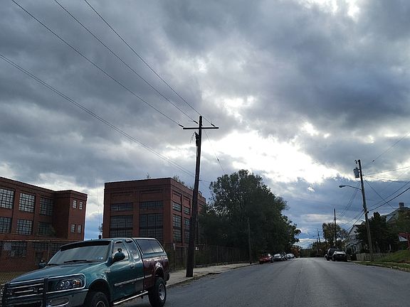 5th image of 412 Porter Ave