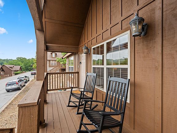3rd image of 76 Bells Avenue Avenue #98