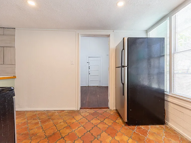 426 W Woodlawn Ave #1 — Photo 15
