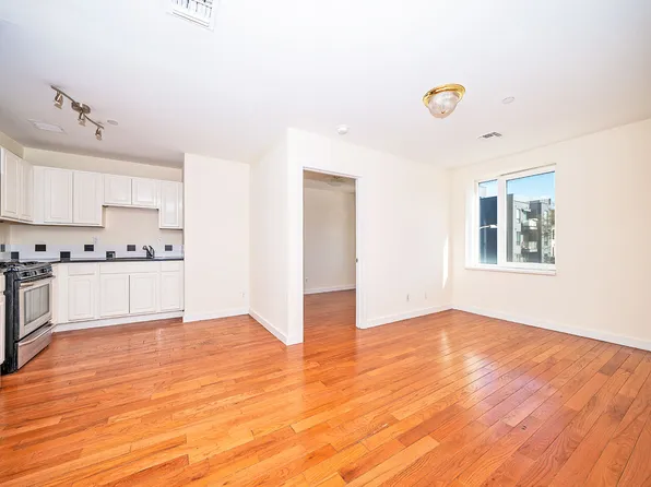 960 Willoughby Avenue image 1 of 17