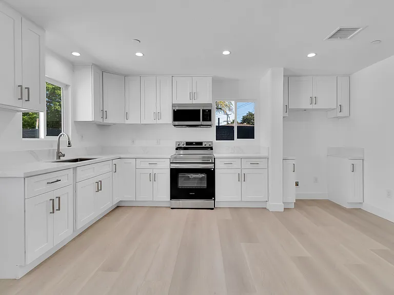 6820 Florence Pl #A — Photo 7