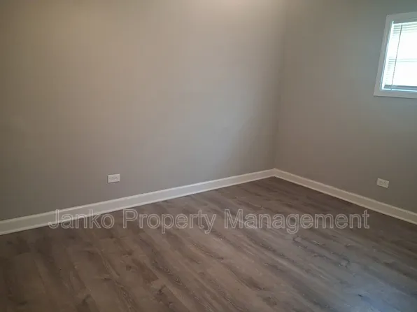 392 Hickory St #1E, Chicago Heights, IL 60411