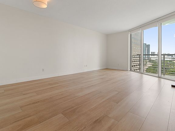 5th image of 325 Biscayne Blvd #1718AB