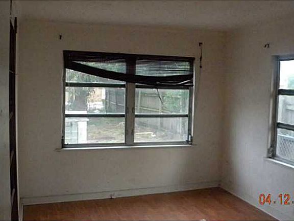 5th image of 416 N F St