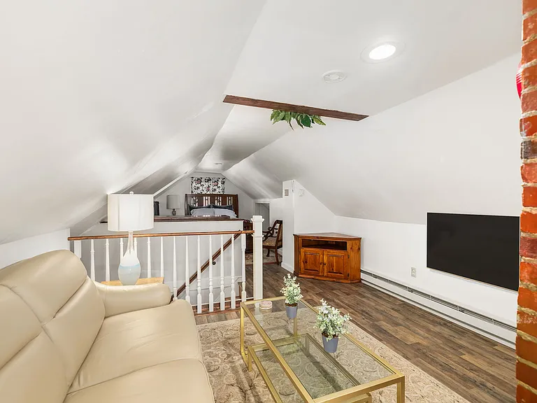 3158 Moody Ave — Photo 38