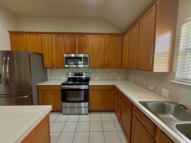 8520 Ontario Dr — Photo 7