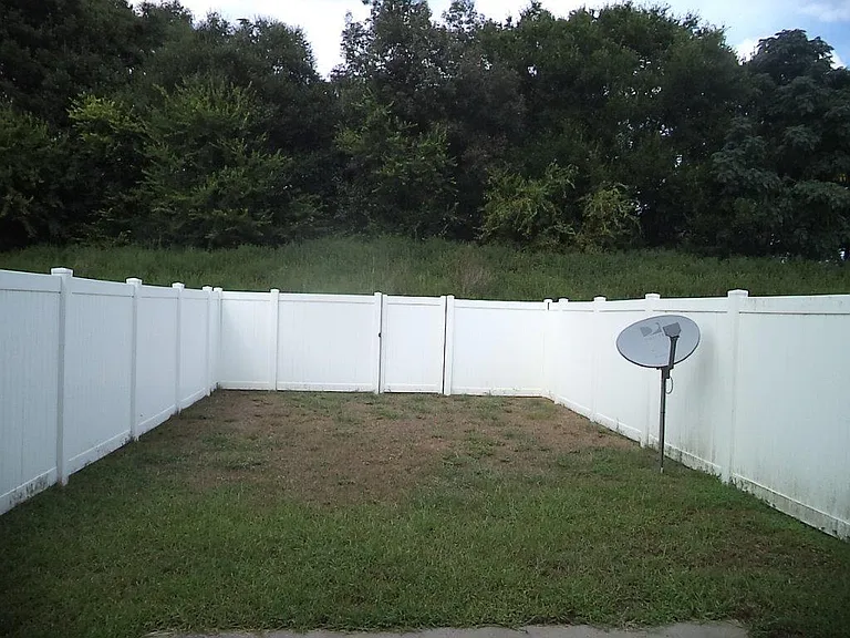 203 Winthrope Ln — Photo 10