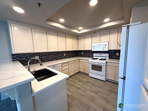5th image of 1316 Danberry Ln