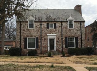 8048 Davis Dr, Saint Louis, MO 63105