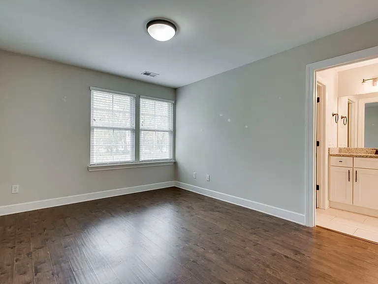 5218 Kentucky Ave — Photo 11