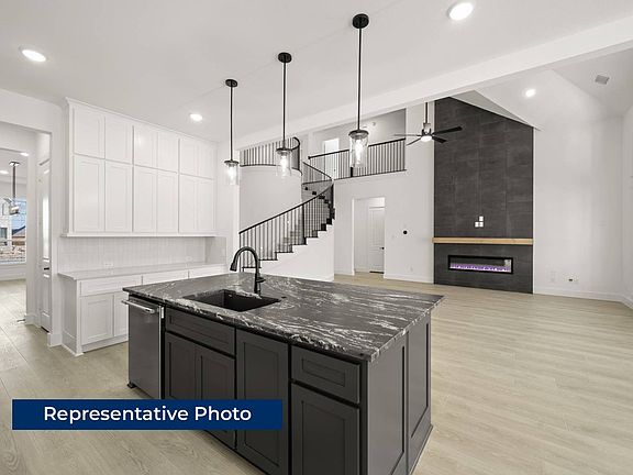4th image of 15025 Heartland Dr