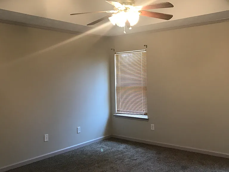 1364 Walton Loop — Photo 7