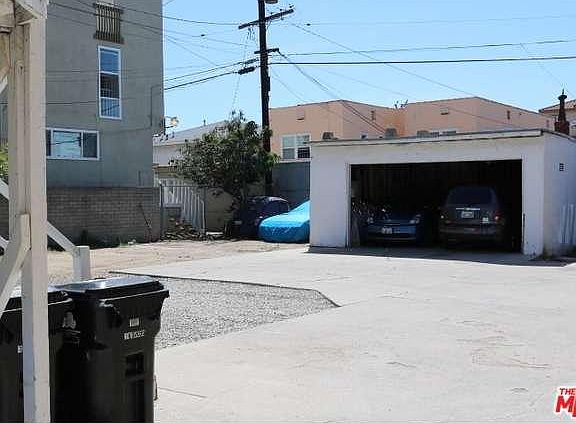 3rd image of 925 S Manhattan Pl