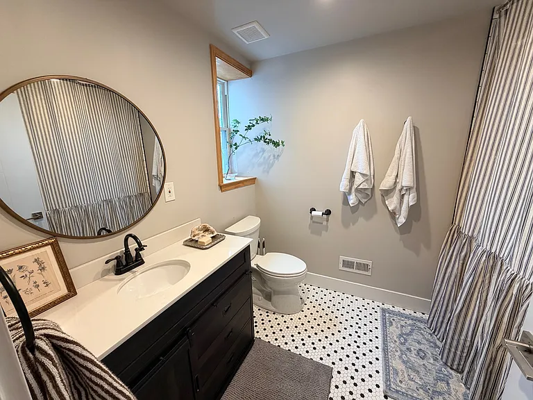 2408 S Darien St — Photo 23