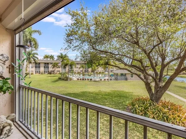 5451 Rattlesnake Hammock RD #207D, NAPLES, FL 34113