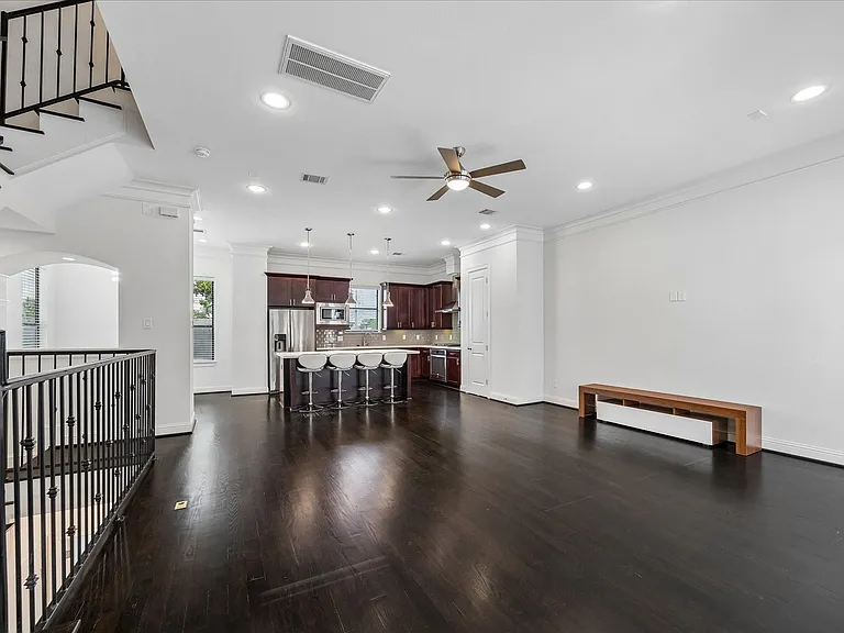734 W 20th St #A — Photo 8