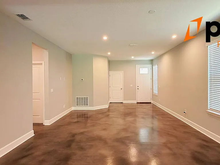 3 bed, 2.0 bath, 1589 sqft, $2,600 — Photo 9