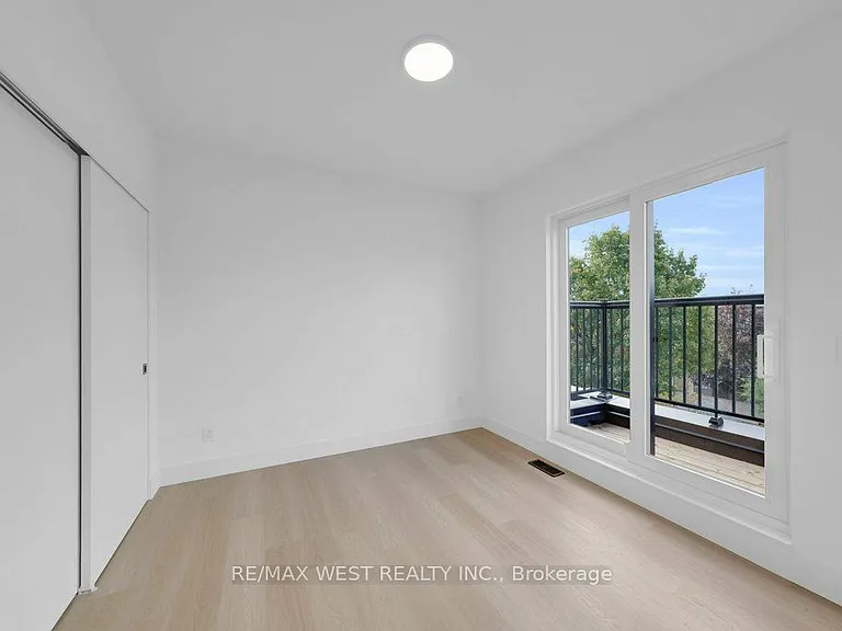 502 Atlas Ave #D — Photo 18