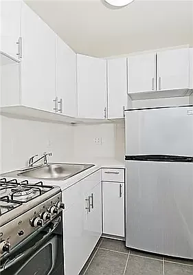 Rented by Buchbinder & Warren | media 10