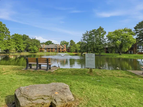 2957 S Pondside Dr, Memphis, TN 38119