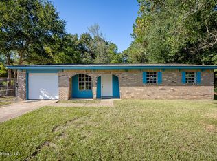 1512 Riverside Dr, Gautier, MS 39553