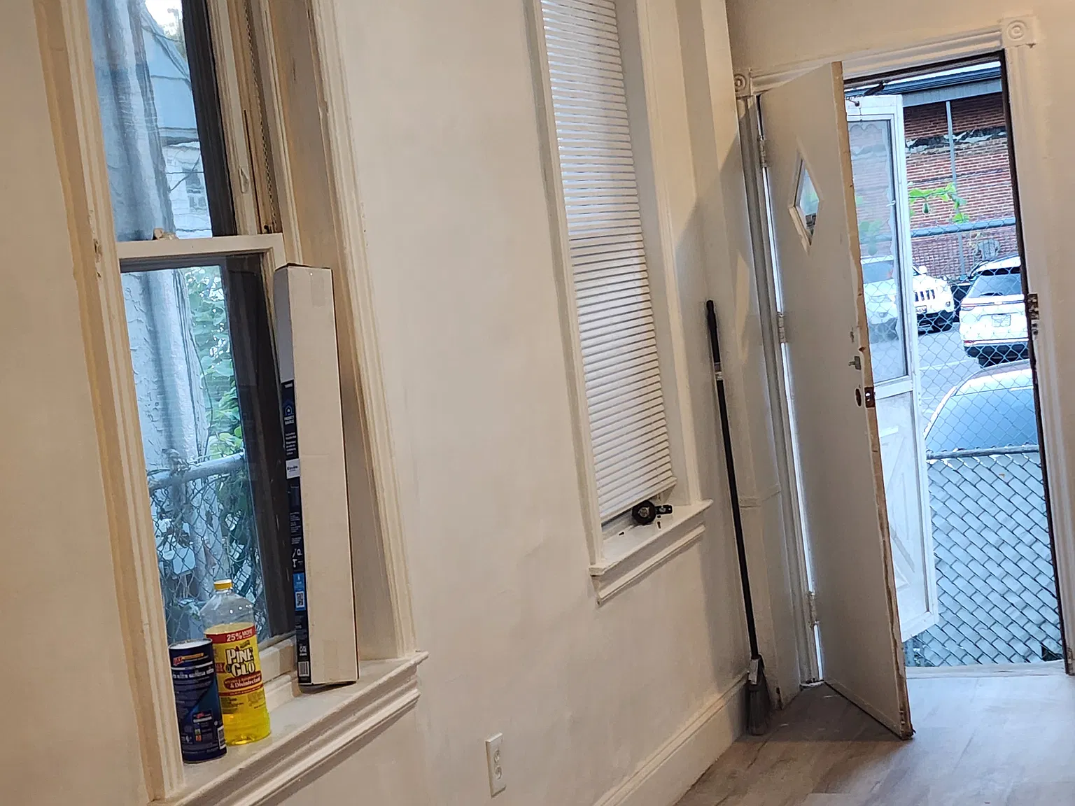 3 bed, 1.5 bath, $1,400 — Photo 2