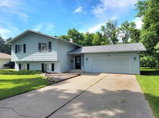 1115 15th Ave NE, Aberdeen, SD 57401