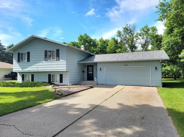 1115 15th Ave NE, Aberdeen, SD 57401