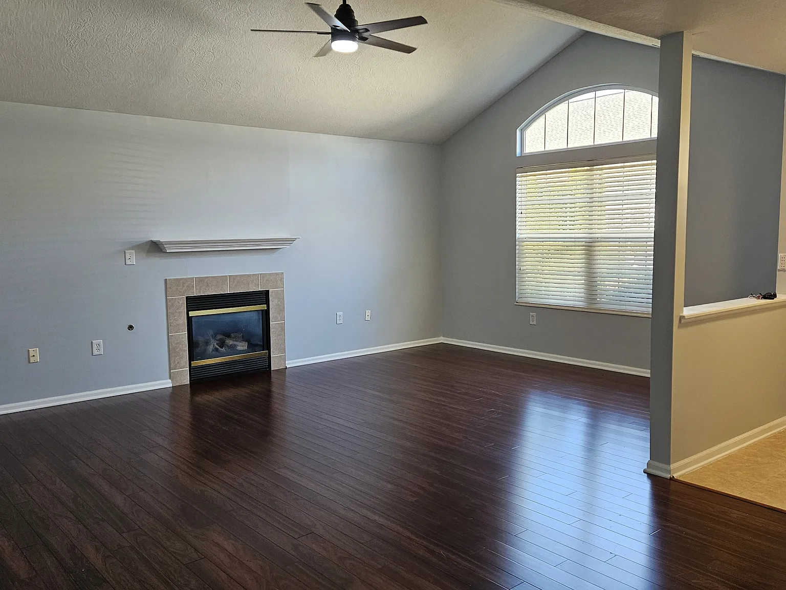 3 bed, 1210 sqft, $2,900 — Photo 4