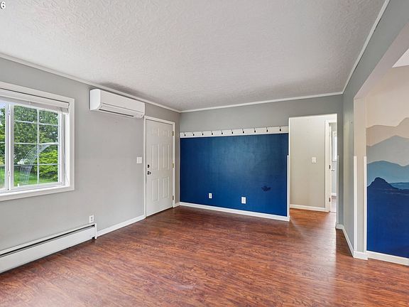 5th image of 137 Cedar Ln