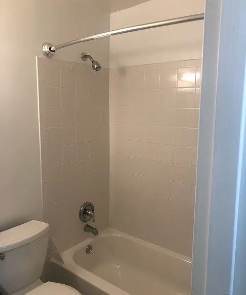 Maple Court Apartments — Photo 13