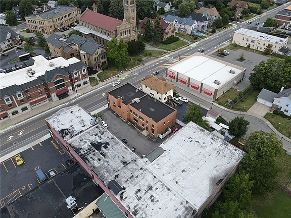 5th image of 757 W Main St