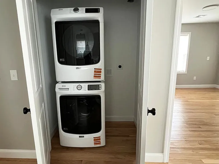 28 Grosvenor Ave #2 — Photo 17