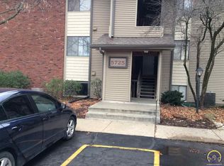 5725 SW 27th St, Topeka, KS 66614