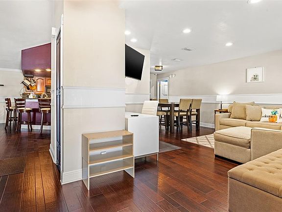 3rd image of 6701 Leeward Isle Way
