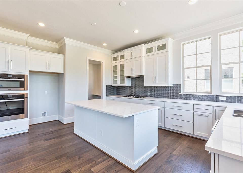 1st image of 2857 Shelby Ave