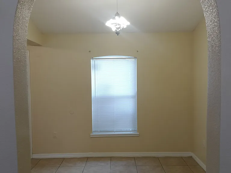 716 Swan Way — Photo 11