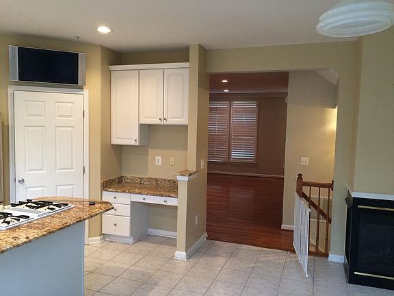 4th image of 1628 Hunting Creek Dr