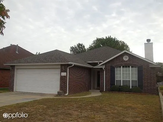 213 Pinafore Dr