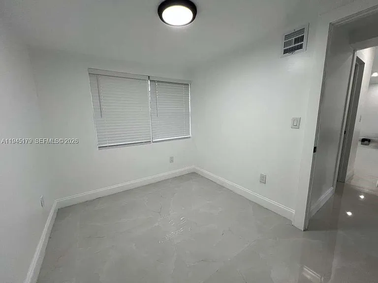 2850 NW 7th St — Photo 14